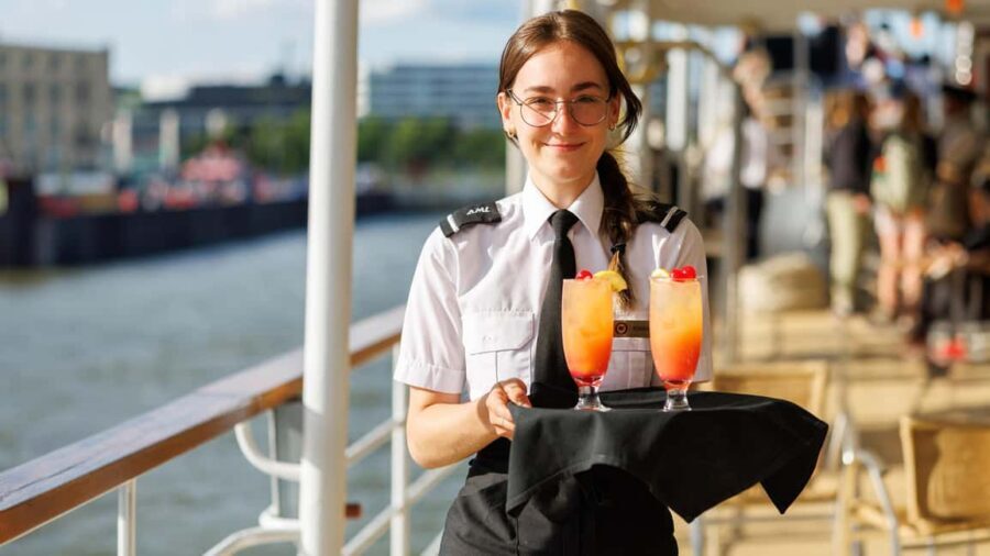 Montréal: Guided Sightseeing River Cruise - Who Should Book This Cruise (and Who Should Skip It)