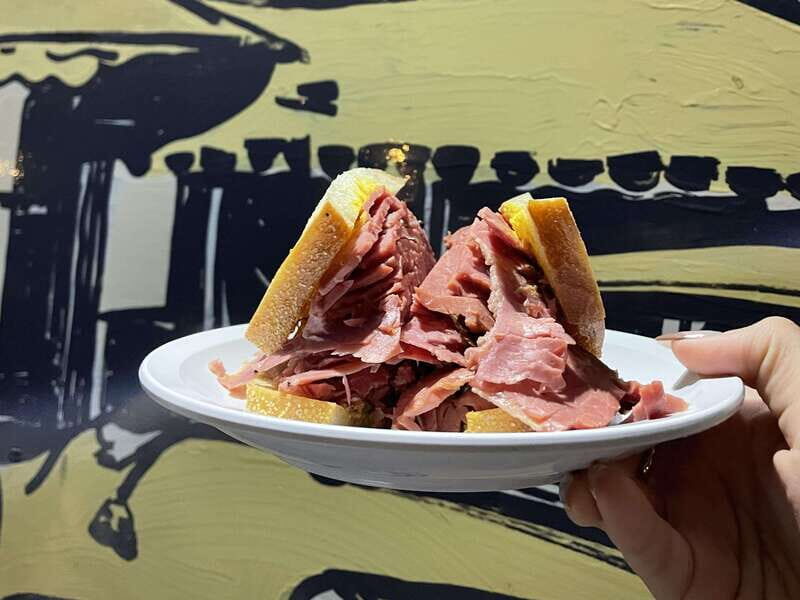 Montréal: Mile End Foodie Tour with Tasting - Key highlights to know before you go