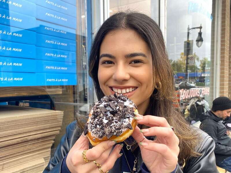 Montréal: Mile End Foodie Tour with Tasting - What you’ll taste: poutine, hand-rolled bagels, smoked meat, pastries