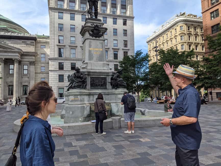 Montréal: The Original Old Montréal Walking Tour - Basilica area + Underground passages: variety without extra effort