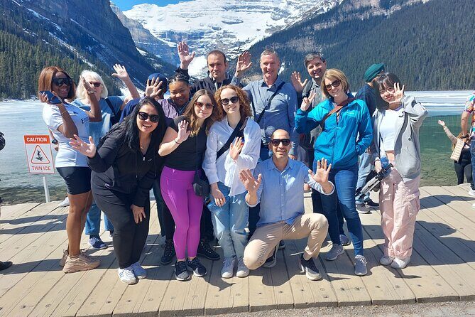 Moraine Lake and Lake Louise Tour from Calgary - Canmore - Banff - Moraine Lake with special access: Valley of Ten Peaks in about an hour