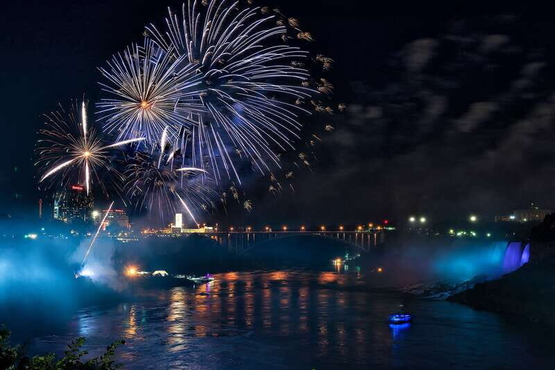 Niagara Falls, Canada: Evening Fireworks Cruise - Staff, Organization, and That Little Human Touch