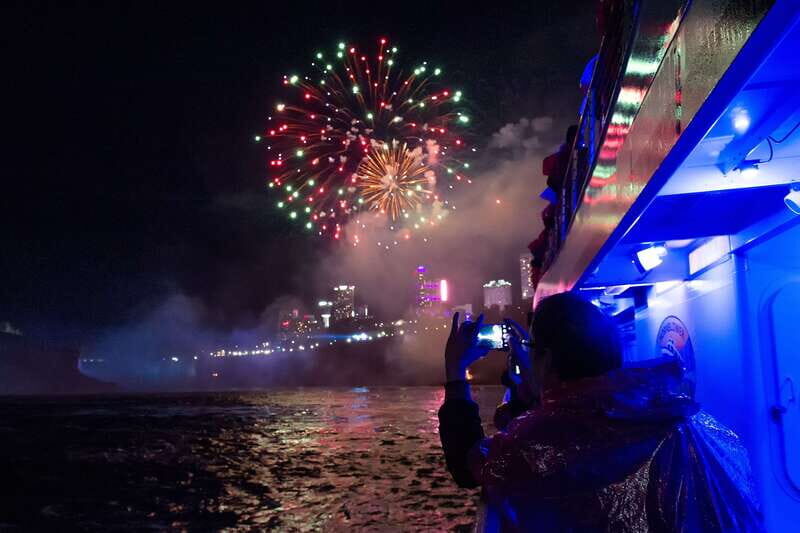 Niagara Falls, Canada: Evening Fireworks Cruise - Getting There: Main Ticket Plaza Location and the Ride Down