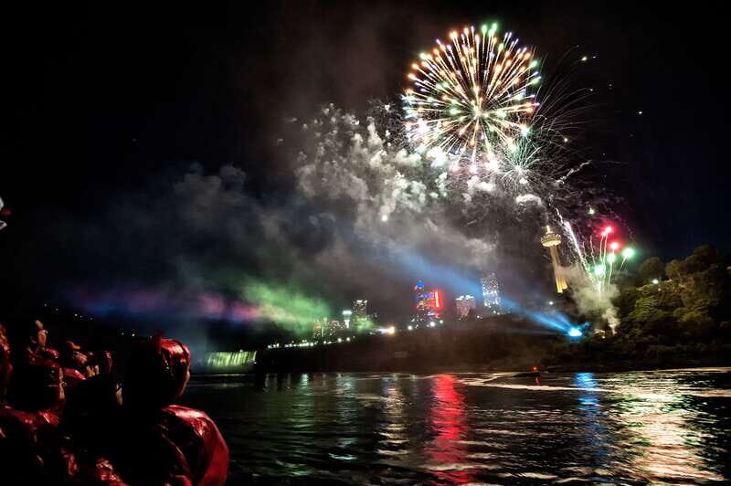 Niagara Falls, Canada: Evening Fireworks Cruise - Riverside Patio Time: Pre-Cruise Atmosphere and Food Reality
