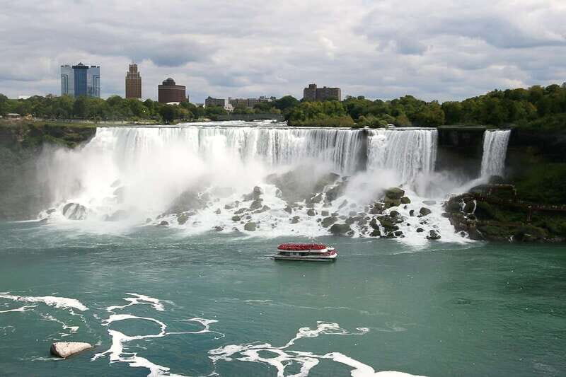Niagara Falls, ON: Helicopter Ride with Boat & Skylon Lunch - Value check: does $305 buy a day that feels worth it?