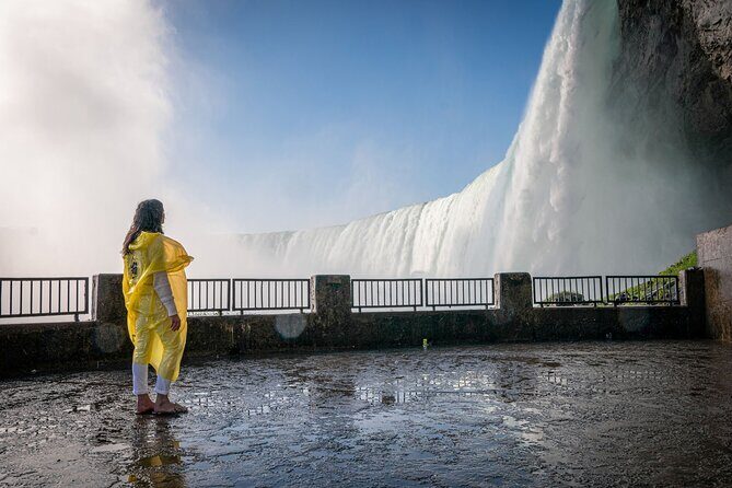 Niagara Falls Tour with Boat Ride & Journey Behind the Falls - Why the 7:45 AM start is the smartest choice for photos