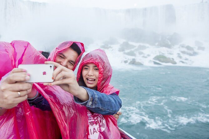 Niagara Falls Tour with Boat Ride & Journey Behind the Falls - The guided walk between viewpoints: what a guide actually improves