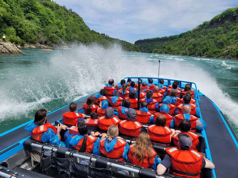 Niagara Falls USA: 45-Minute Jet-Boat Tour on Niagara River - Camera, audio, and getting usable photos at speed