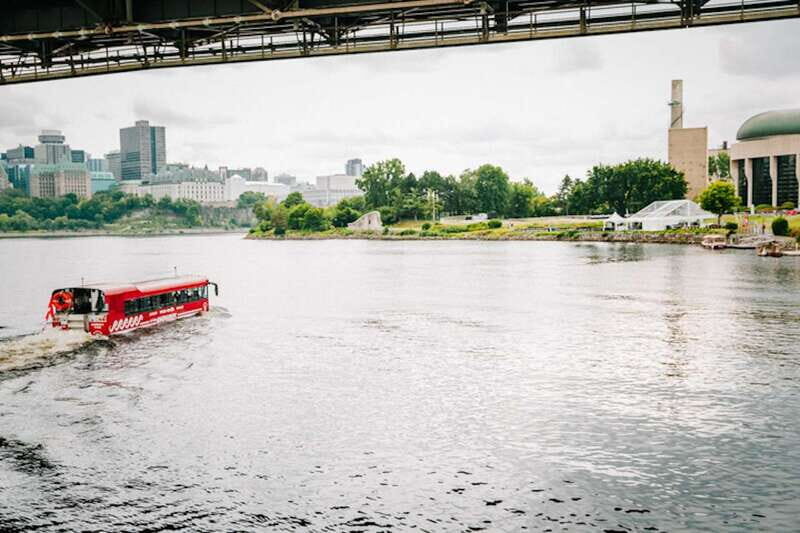 Ottawa: Bilingual Guided City Tour by Amphibious Bus - Ottawa in One Hour: How the Amphibus Makes Sense
