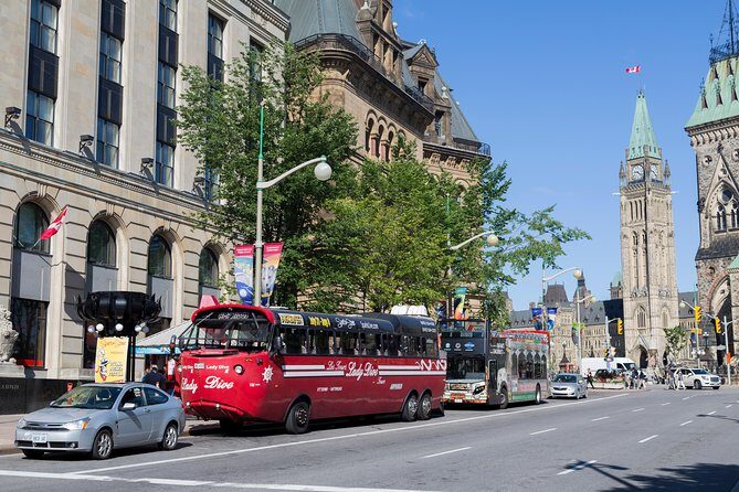 Ottawa City Tour by Land and Water - Gatineau Park and the War Memorial Stops
