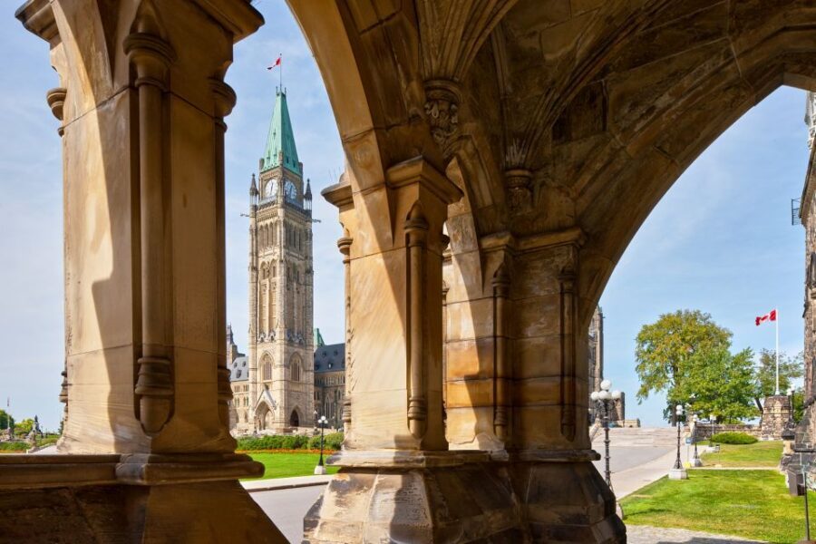 Ottawa: Hop-On Hop-Off Guided City Tour Pass - Guides and Drivers: Why the Stories Matter More Than the Route