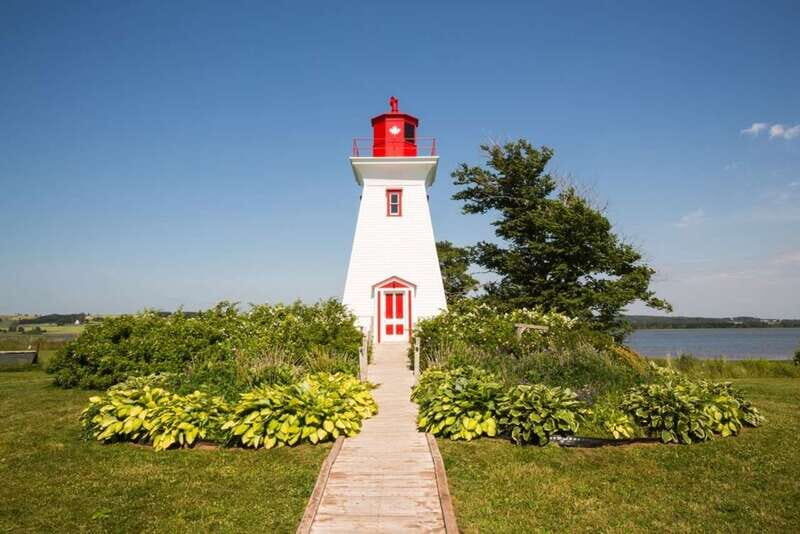 Prince Edward Island: Guided Tour with Anne of Green Gables - Cavendish Cliffs Outlooks: rugged red sandstone and Anne-linked scenery