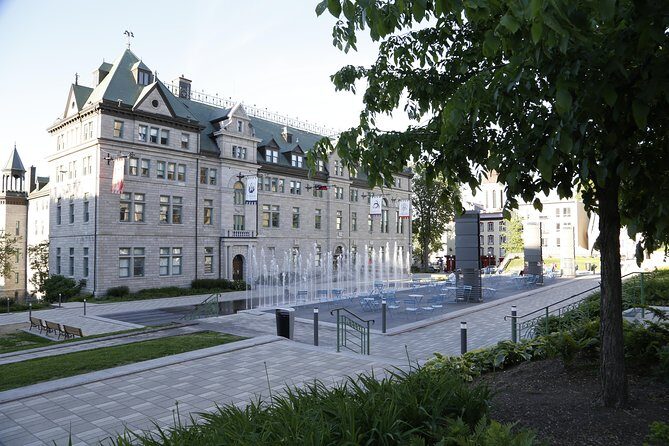 Private Walking Tour of Old Quebec with Funicular - Pacing, photos, and hearing: how to avoid the one common frustration