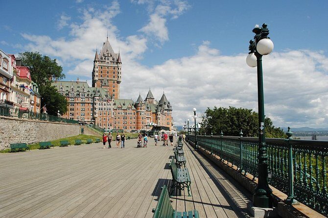 Quebec City and Montmorency Falls Day Trip from Montreal - The coach-and-guide format: what you gain, what you trade