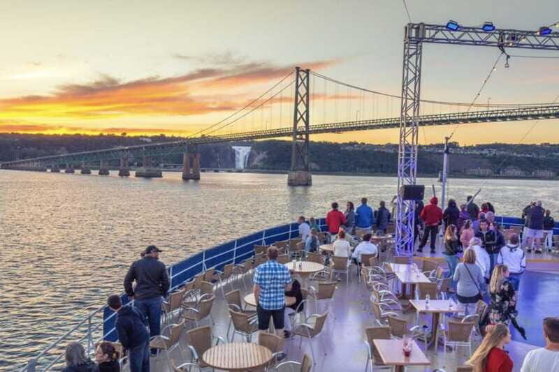 Québec City: Evening Cruise with Live DJ - Bars, drinks, and the no-food rule onboard