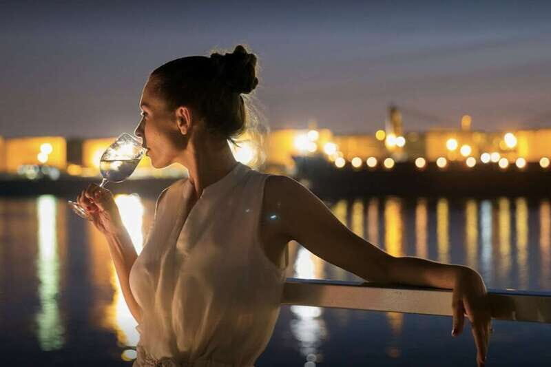Québec City: Evening Cruise with Live DJ - The river route: Sainte-Foy, Côte de Beaupré, and Laurentian views