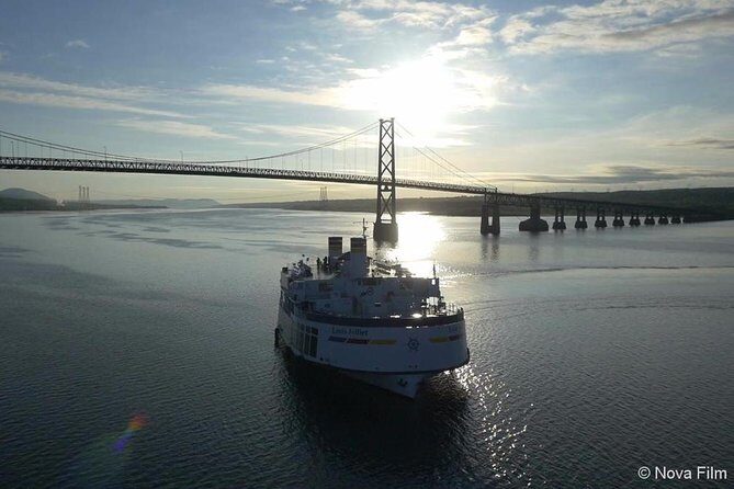 Quebec City Guided Sightseeing Cruise - Château Frontenac and Old Québec From the Waterline
