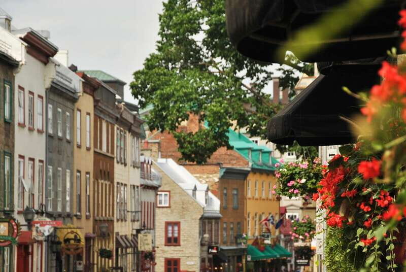 Quebec City: Old Quebec Historical Walking Tour - Château Frontenac: Exterior Views Plus Exclusive Hotel Areas