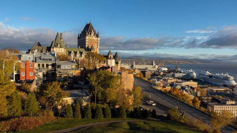 Quebec City: Old Town and Montmorency Falls Bus Tour - What the guides bring (and why it matters on a short tour)