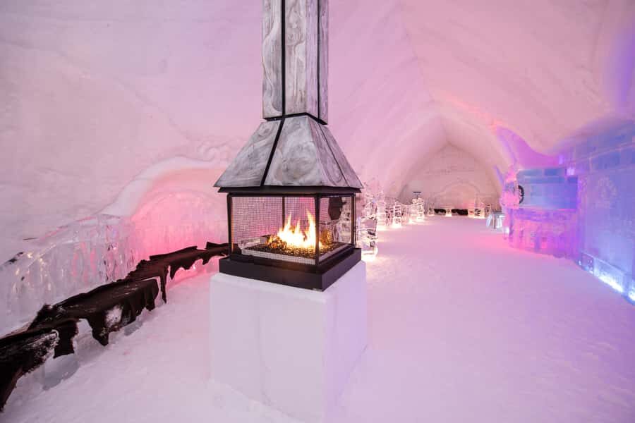 Quebec Ice Hotel Entrance Ticket with Transportation - Entering the Hôtel de Glace: Pristine Rooms, Chapel, and Ice Craft You Can Stare At
