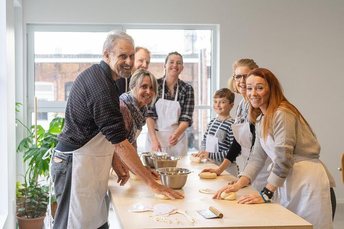 The Bagel Class presents : Montreal Bagel Making Workshop! - Meeting at 5425 Rue de Bordeaux and then into the home kitchen