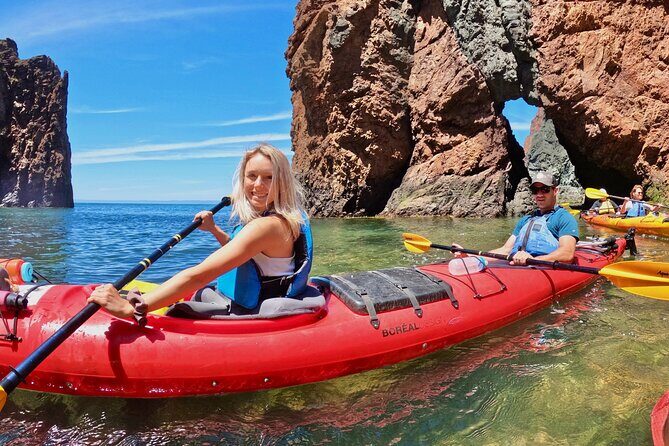 Three Sisters Sea Kayaking Day Tour - On-the-water route: cliffs, arch, Three Sisters, and tide rules