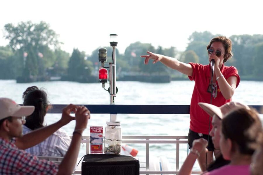 Toronto: Guided Harbour and Islands Sightseeing Cruise - Getting Oriented: Harbourfront Centre and the Harbour Star boarding point