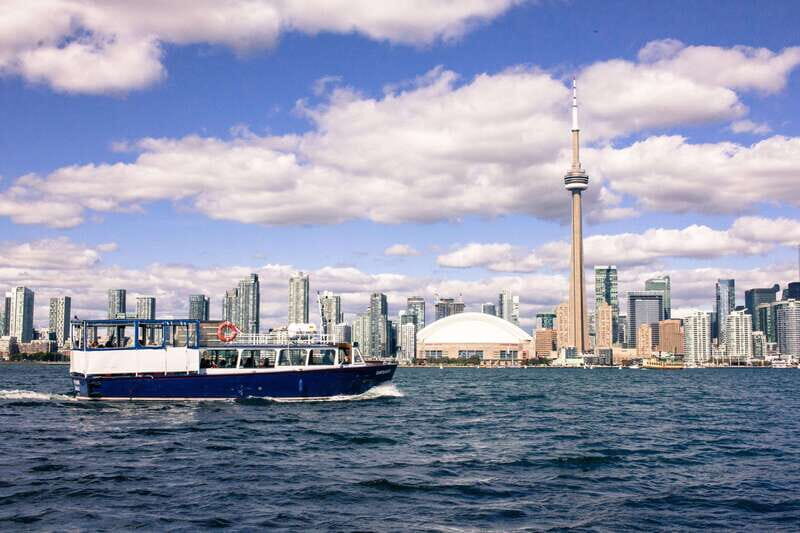 Toronto: Harbor and Islands Sightseeing Cruise - Photo Stops and Best Moments on the Boat