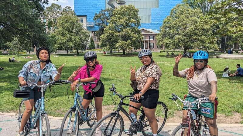 Toronto: Heart of Downtown 3.5-Hour Bike Tour - Getting Set Up at the Dundas Parking Garage