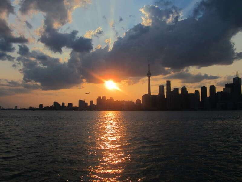Toronto Islands: Morning or Twilight 3.5-Hour Bike Tour - Stories From the Guides: How the Tour Becomes More Than Scenic Cycling