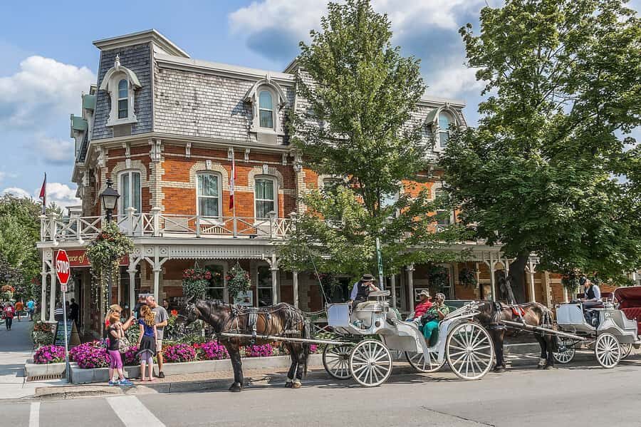 Toronto: Niagara Day Tour w/ Niagara on the Lake & Boat Ride - Key points at a glance
