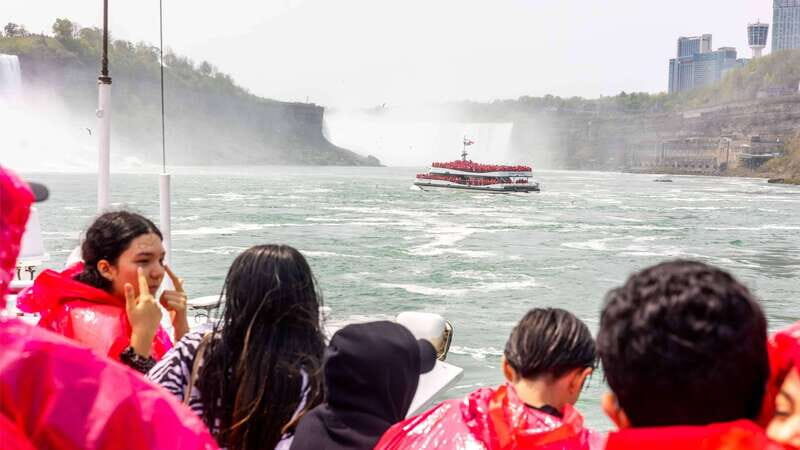 Toronto: Niagara Falls, Boat Ride & Journey Behind the Falls - Maple Leaf Place: Maple Syrup and Chocolate in a Tour-Ready Break