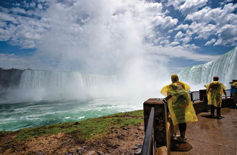 Toronto: Niagara Falls Bus Tour with Maple Tasting and NOTL - Niagara Whirlpool and the Floral Clock: The Good Detours