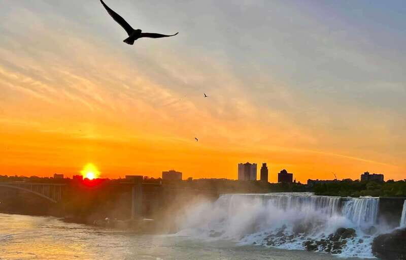 Toronto: Niagara Falls Day & Evening Tour + Top Attractions - Key things I’d circle on your map