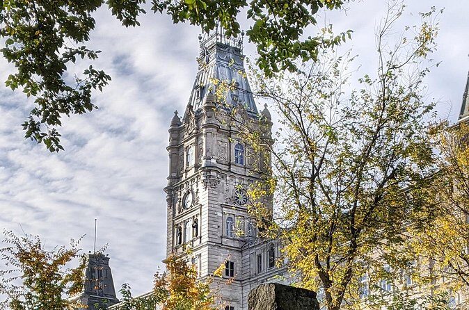 Uncover Old Quebec: Fun Walking Tour of the City with Local Guide - Stop 2: Terrasse Dufferin’s Promenade and the Chateau Frontenac Silhouette