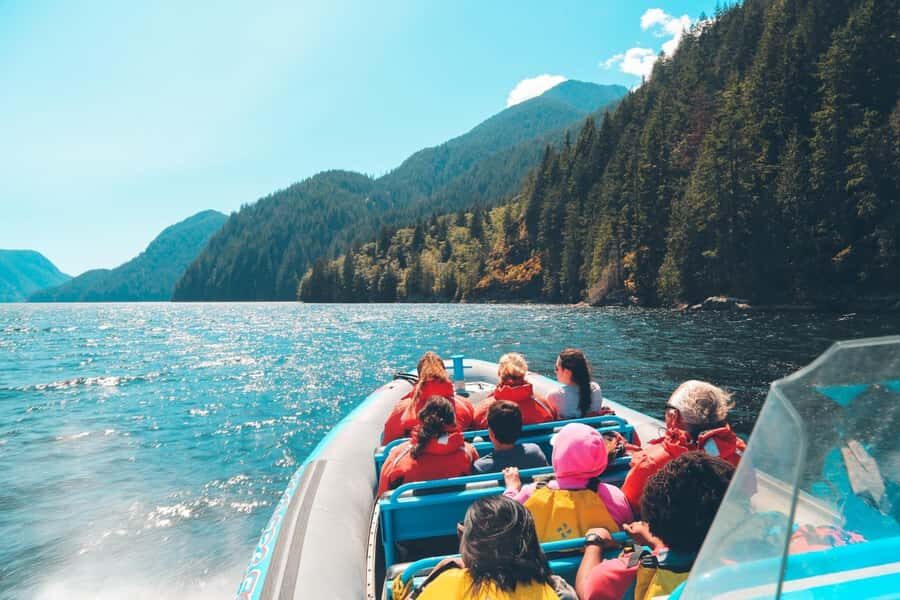 Vancouver: City and Seals Boat Tour - English Bay to the Lions Gate Bridge: the first wow happens fast