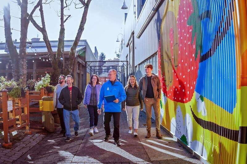 Vancouver: City+Lookout+Capilano Suspension Bridge Ticket - Chinatown, Gastown, Canada Place, and English Bay: See It From the Road
