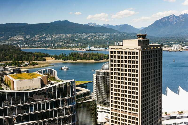 Vancouver: Entry Ticket for the Vancouver Lookout - The 40-Second Glass Elevator: Fast Ride, Big First Impression