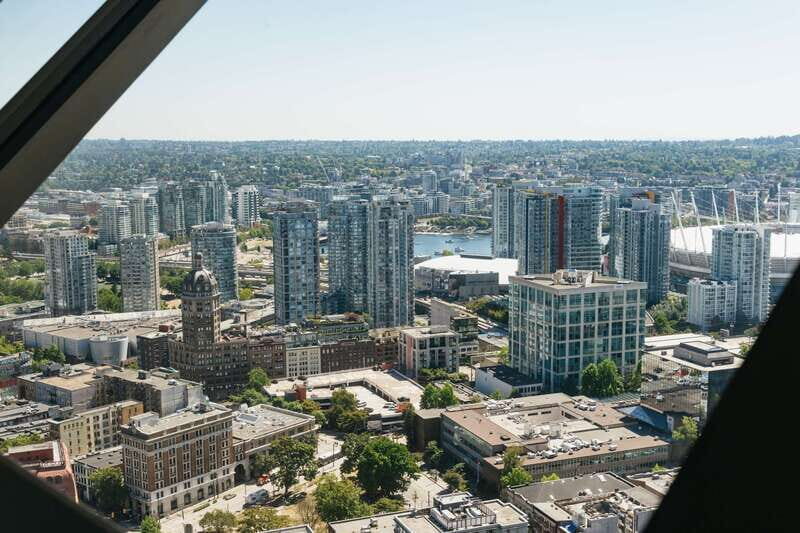 Vancouver: Entry Ticket for the Vancouver Lookout - What to Expect on the Viewing Deck (and How Long to Stay)