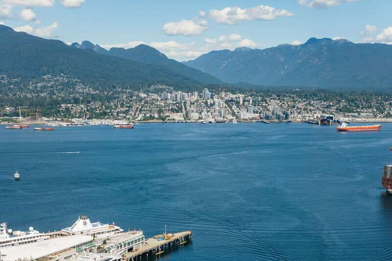 Vancouver: Entry Ticket for the Vancouver Lookout - Where to Go: 555 W Hastings St and a Clean, Central Entry
