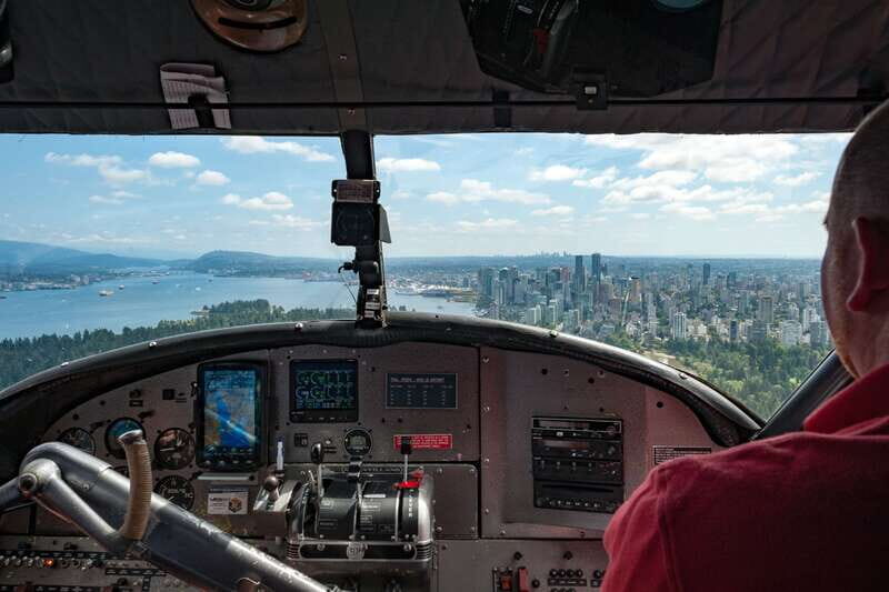 Vancouver: Extended Scenic Panorama Seaplane Tour - The loop back over Sunshine Coast: a final sweep before landing