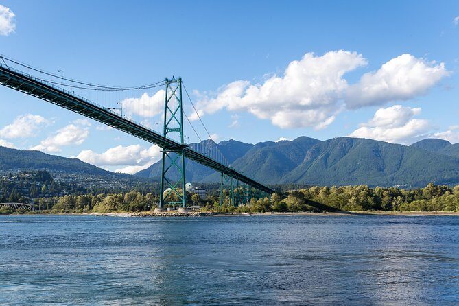 Vancouver Half-Day Whale Watching Adventure with Free Photos - A comfortable half-day whale watch from downtown Vancouver