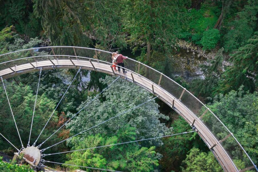 Vancouver Highlights: Capilano Bridge & Granville Island - Stanley Park: quick photo stop, big payback