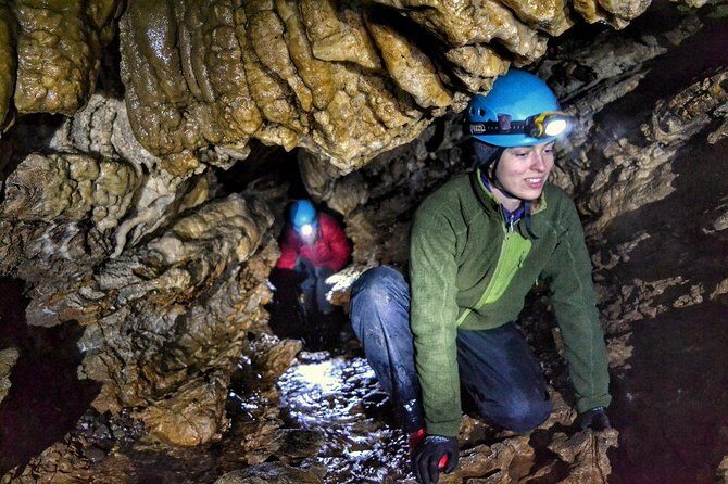 Vancouver Island Multi-Cave Experience - The Walk-In: Pacific Coastal Rainforest to the Cave Entrances
