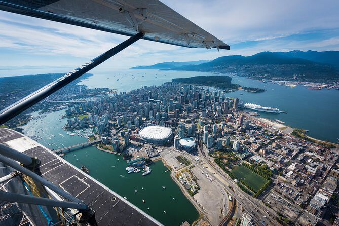 Vancouver Panorama Scenic Seaplane Tour - Cabins, seats, and the small-group reality (max 14)