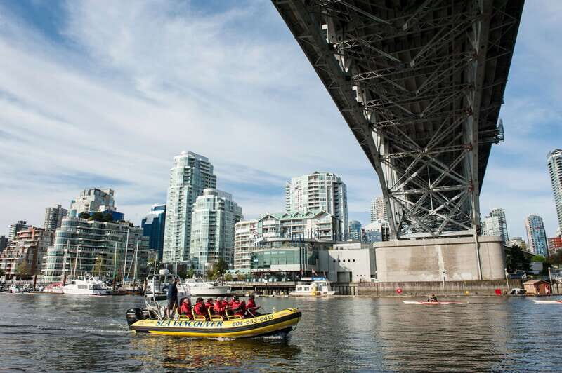 Vancouver: Waterfront Sightseeing Tour - City and Harbour - The 90 minutes: a fast, satisfying harbor loop