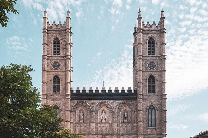 Walking tour of Old Montreal - 16/42 Tours - What you’ll actually learn on the walk