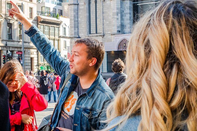 Walking tour of Old Montreal - 16/42 Tours - Booking timing and what to watch on the day