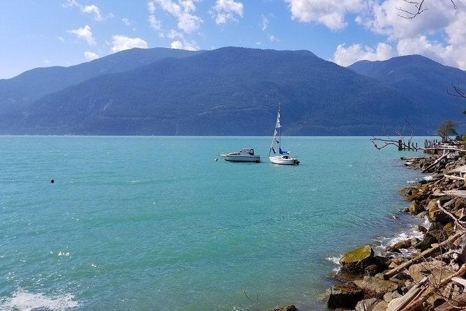 Whistler Sightseeing Tour from Vancouver: See Horseshoe Bay and Shannon Falls - Over Lions Gate, through West Vancouver, and out toward Horseshoe Bay