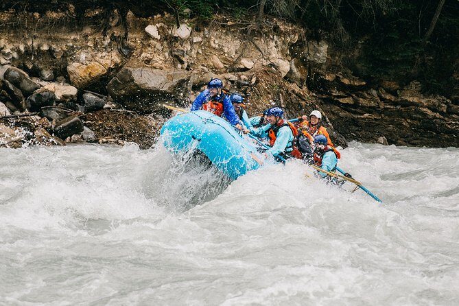 Whitewater Rafting Adventure | Kicking Horse River - Rapids for all levels: the smart class 1 to class 4 progression